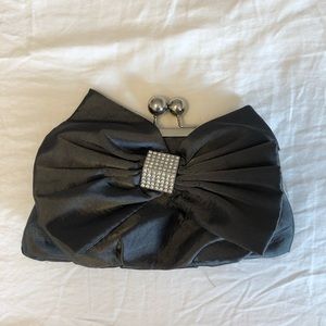 Grey/silver Clutch with bow